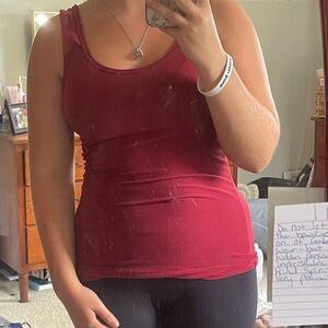 Wine red, size small